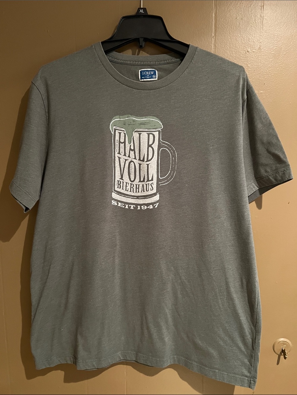 J. Crew Olive Gray Graphic Beer Mug Tee Sz XL